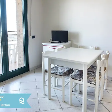 Bilocale A Nel Lungomare Da Vinci Apartment